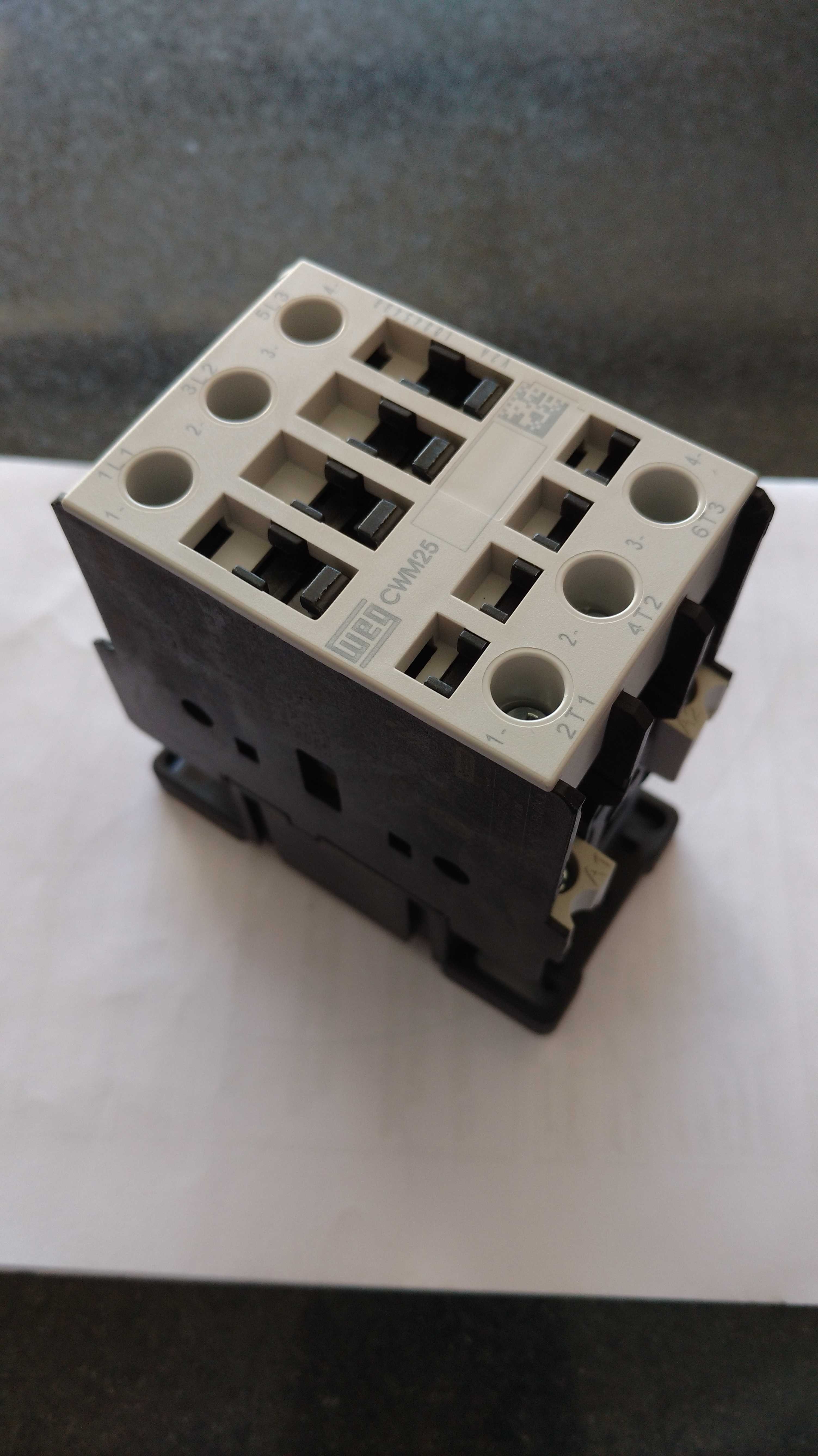 CONTATOR CARRIER  24 V 25 AMP TRI WEG CWM25-00-30D02 (TRIPOLAR)